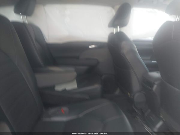 2022 TOYOTA HIGHLANDER XLE