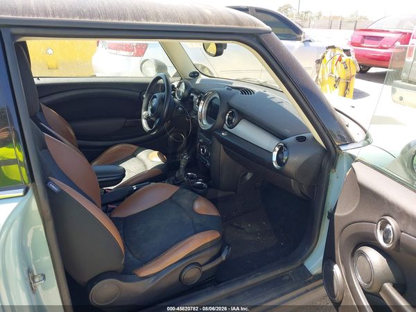 2013 MINI HARDTOP COOPER