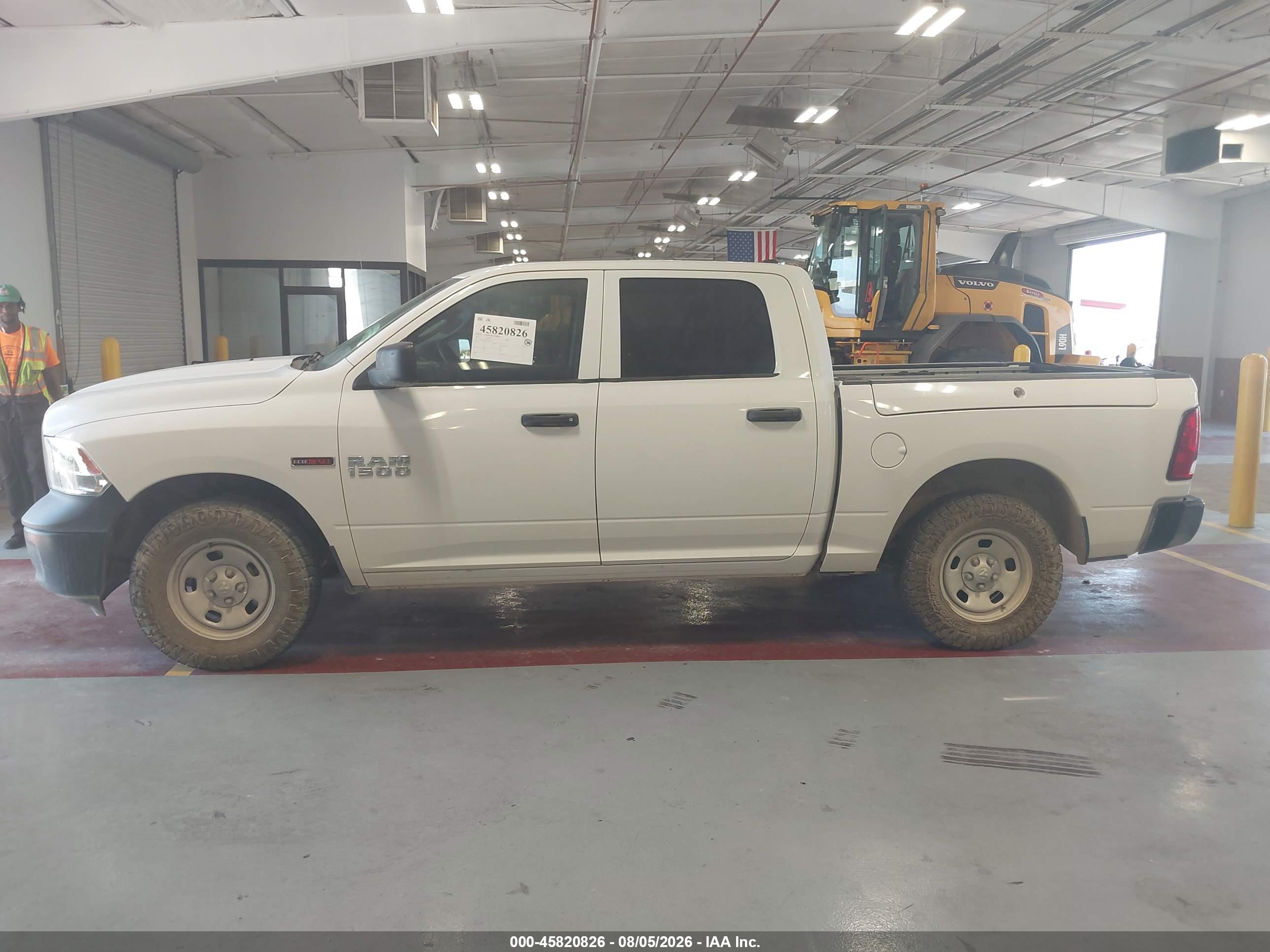 2017 RAM 1500 TRADESMAN  4X4 5'7 BOX