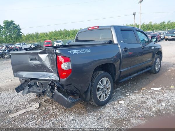 2017 TOYOTA TUNDRA SR5 5.7L V8