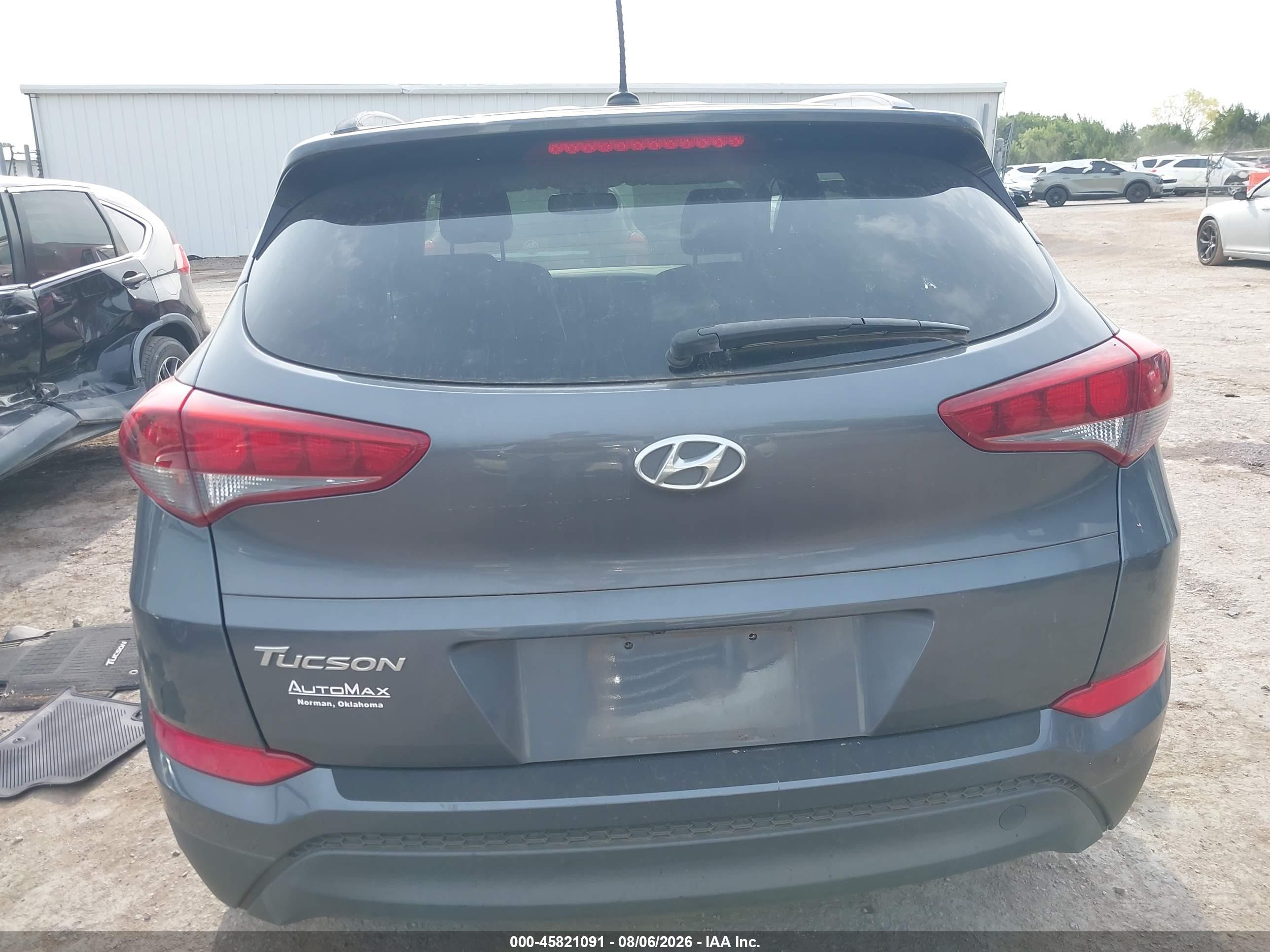 2016 HYUNDAI TUCSON SE