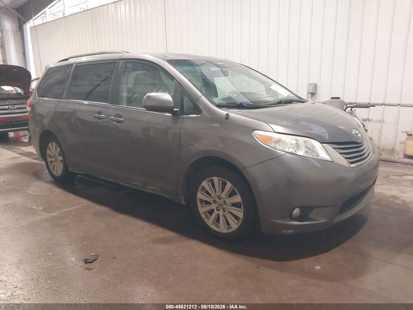 2012 TOYOTA SIENNA XLE 7 PASSENGER — I1