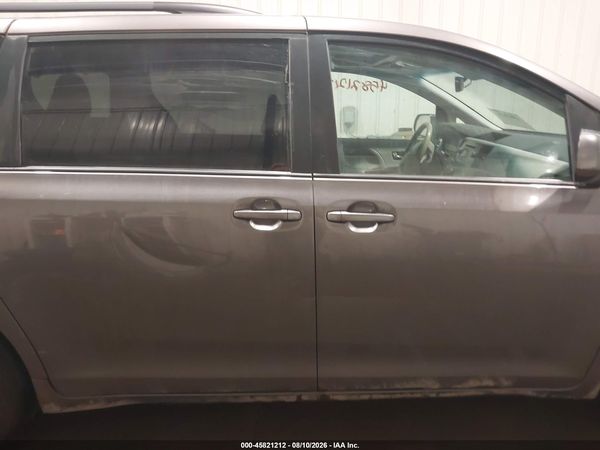 2012 TOYOTA SIENNA XLE 7 PASSENGER — I116
