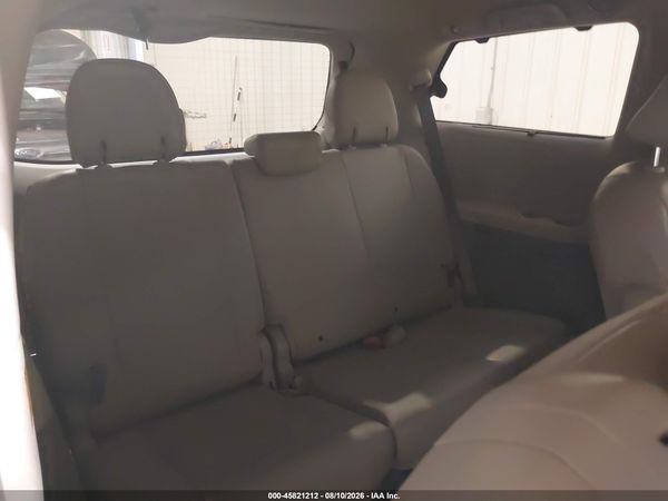 2012 TOYOTA SIENNA XLE 7 PASSENGER — I152