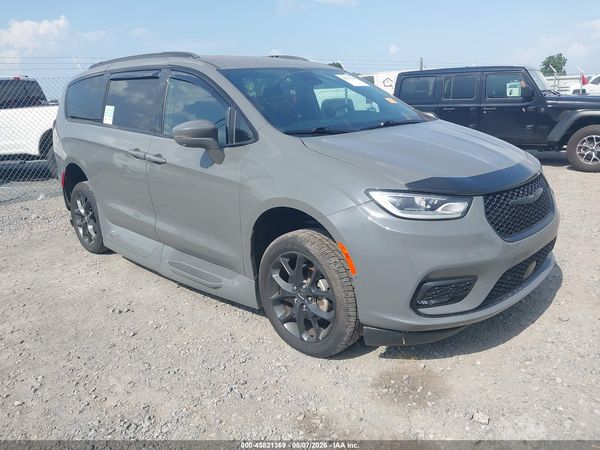 2022 CHRYSLER PACIFICA TOURING L