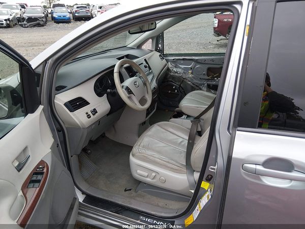 2012 TOYOTA SIENNA XLE 7 PASSENGER
