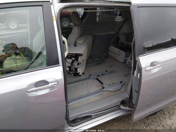 2012 TOYOTA SIENNA XLE 7 PASSENGER