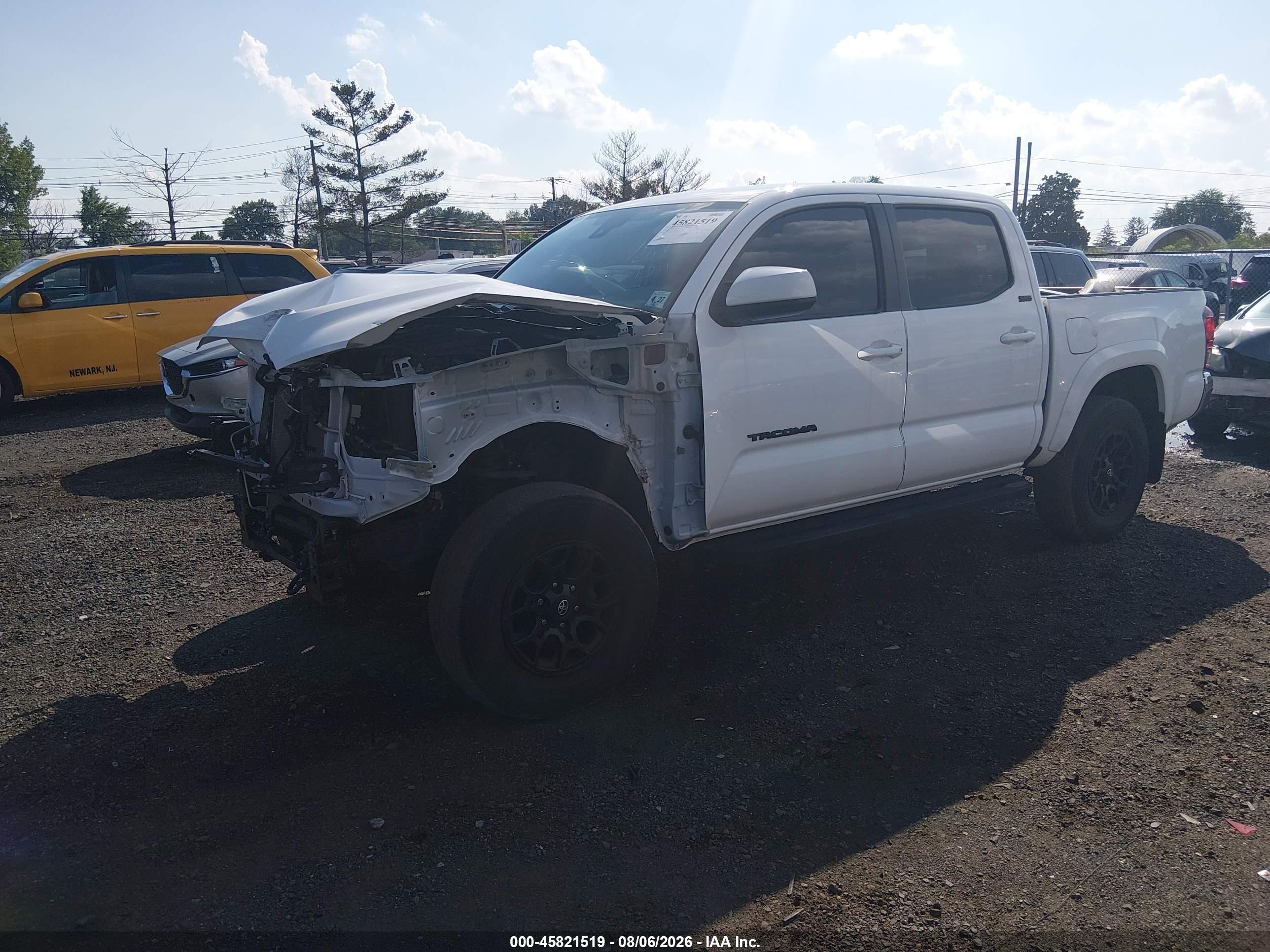 2022 TOYOTA TACOMA SR5 V6 — I2