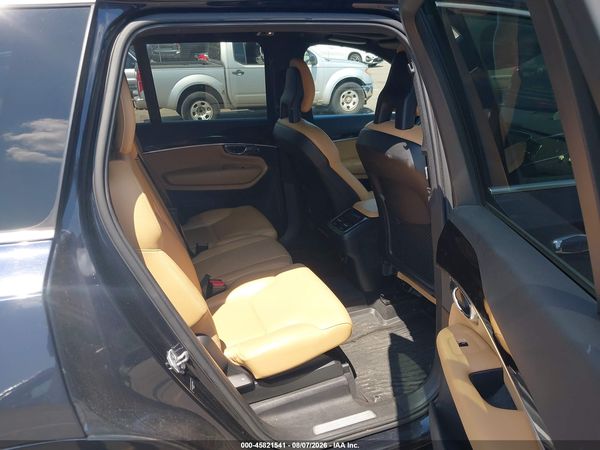 2017 VOLVO XC90 T6 MOMENTUM