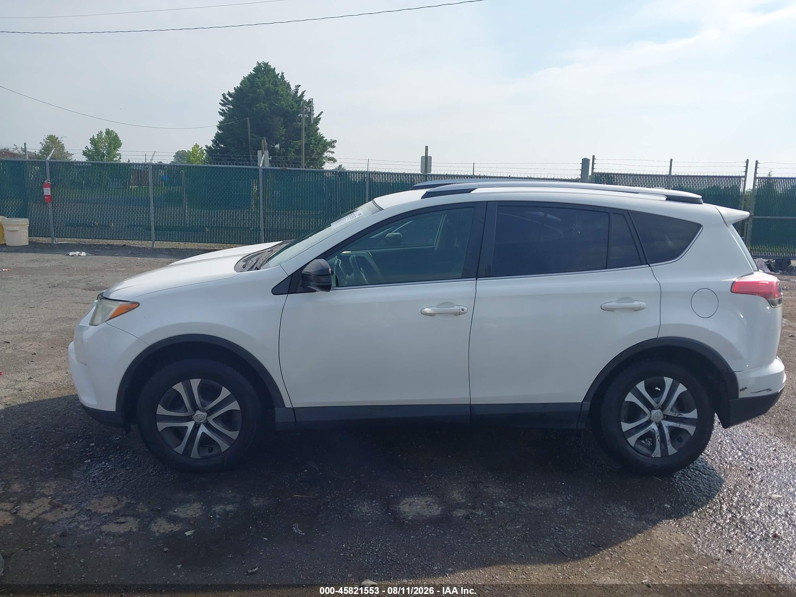 2016 TOYOTA RAV4 LE