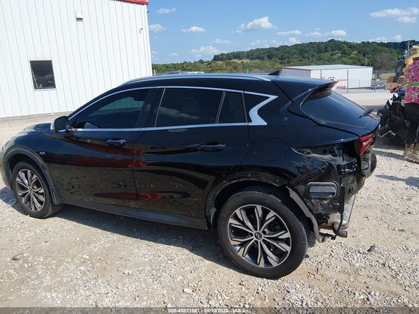 2017 INFINITI QX30 PREMIUM