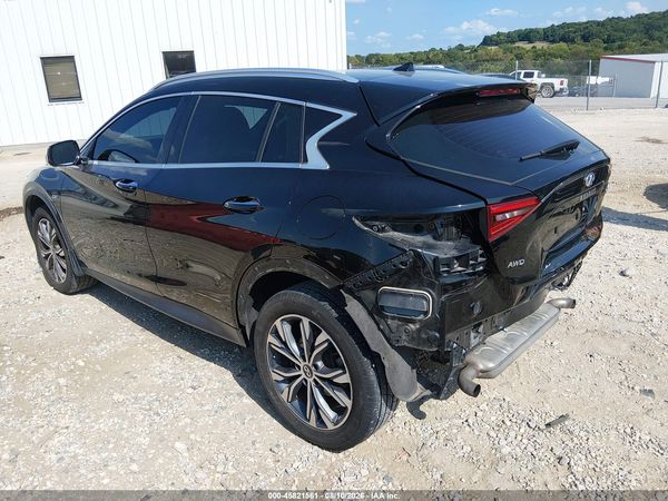 2017 INFINITI QX30 PREMIUM