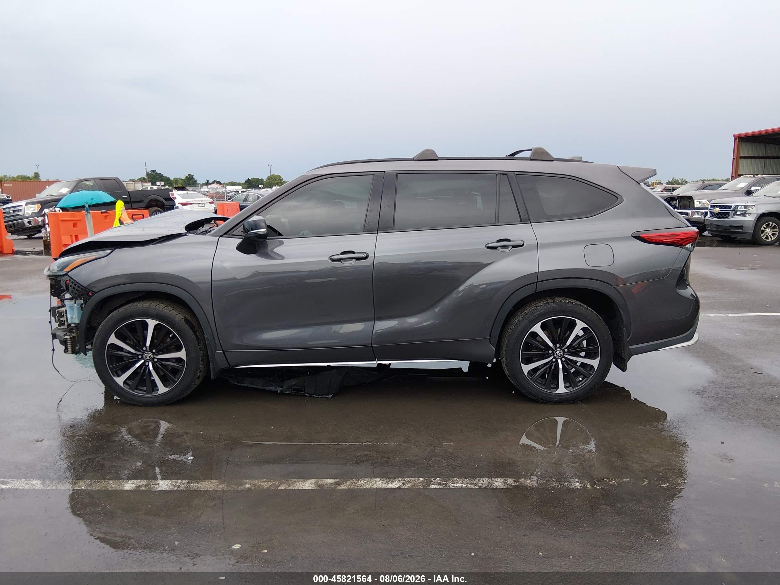 2022 TOYOTA HIGHLANDER XSE