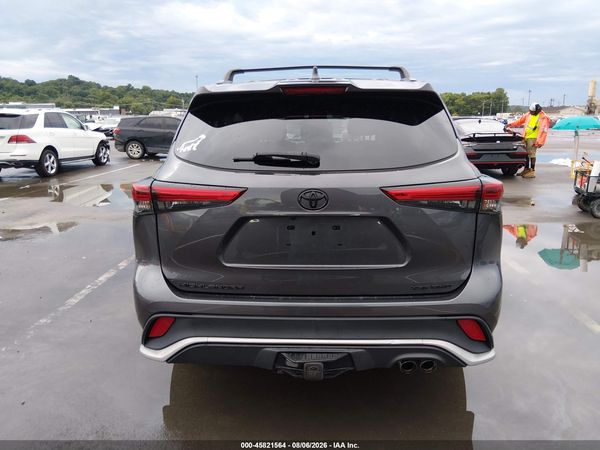 2022 TOYOTA HIGHLANDER XSE