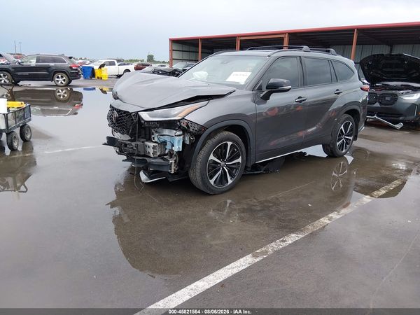 2022 TOYOTA HIGHLANDER XSE
