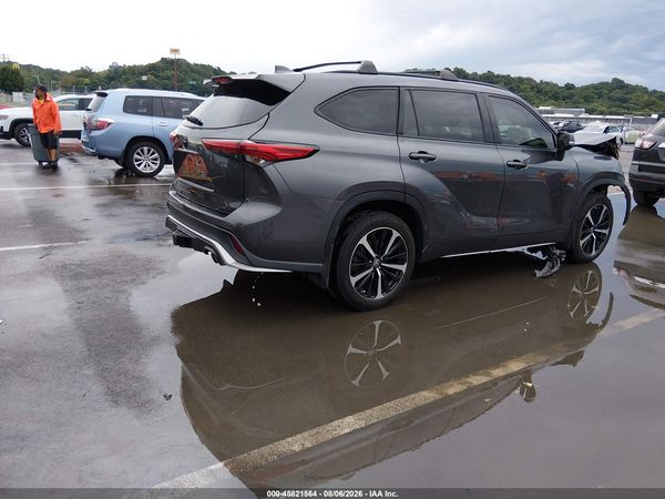 2022 TOYOTA HIGHLANDER XSE