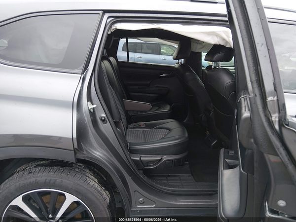 2022 TOYOTA HIGHLANDER XSE