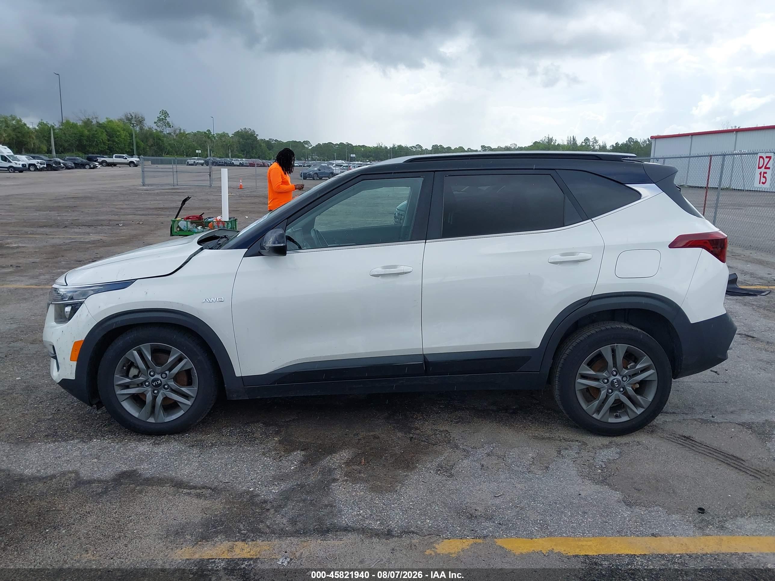 2021 KIA SELTOS S