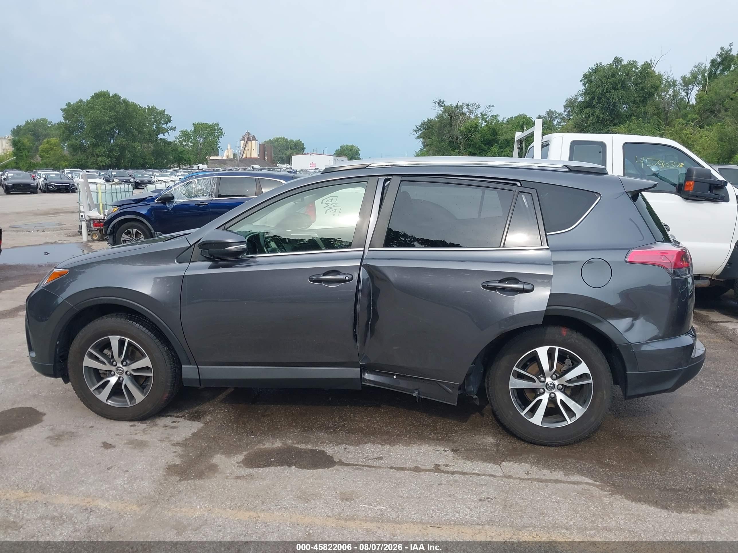 2017 TOYOTA RAV4 XLE