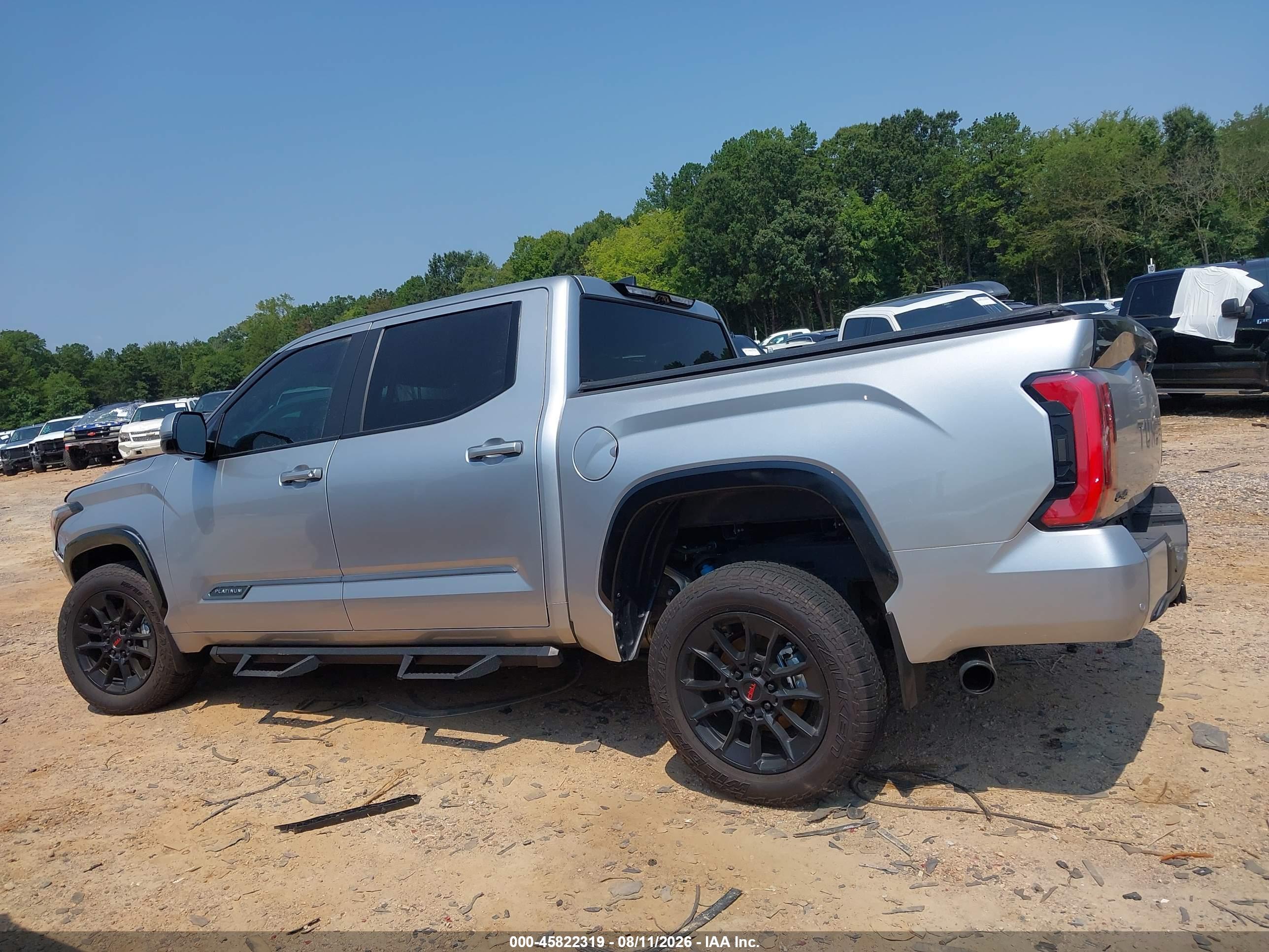2025 TOYOTA TUNDRA PLATINUM