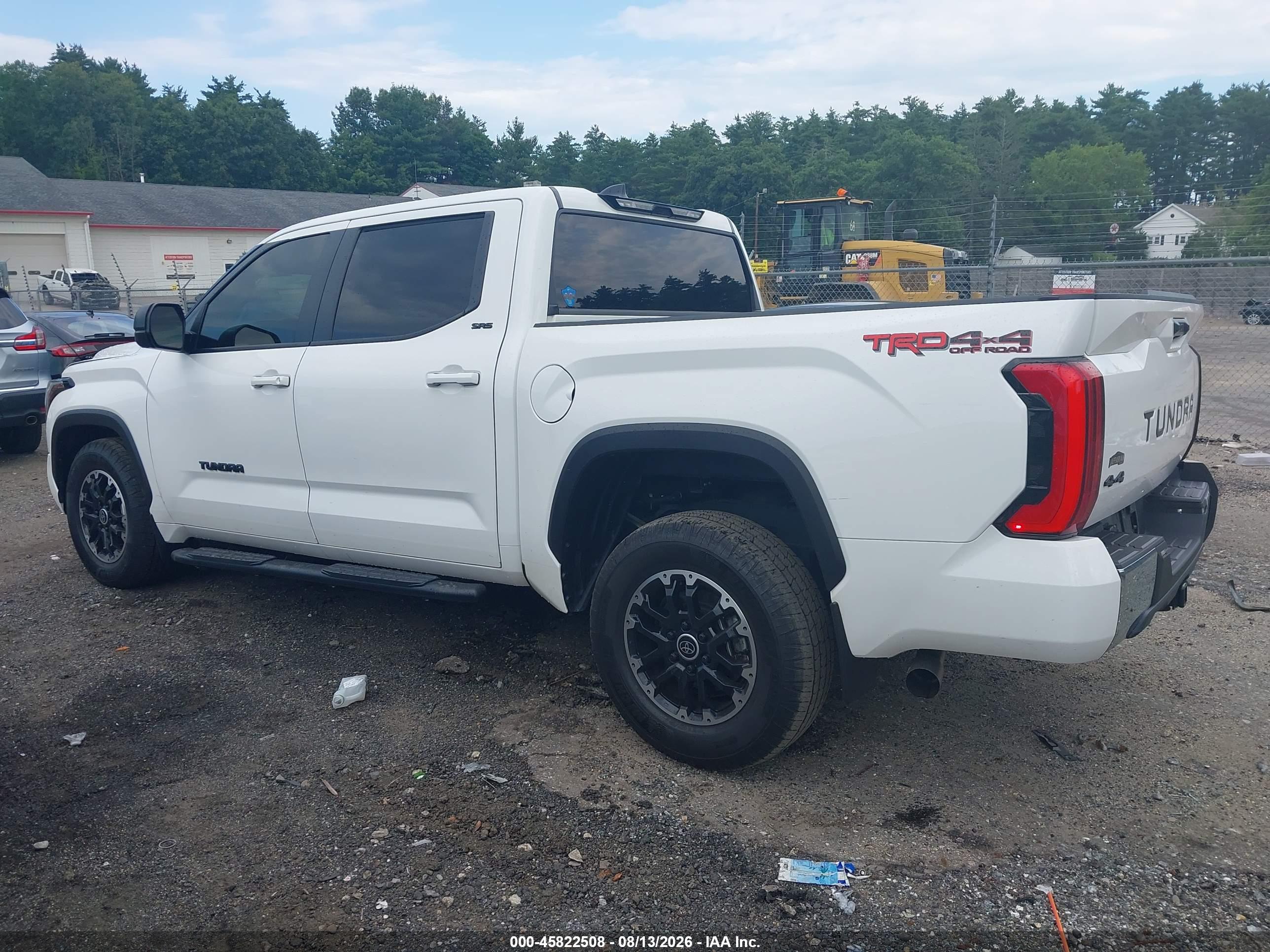 2024 TOYOTA TUNDRA SR5