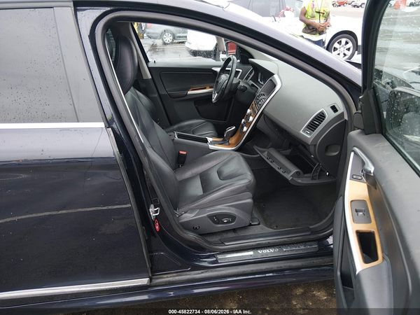 2017 VOLVO XC60 T5 INSCRIPTION