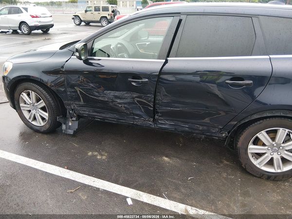 2017 VOLVO XC60 T5 INSCRIPTION