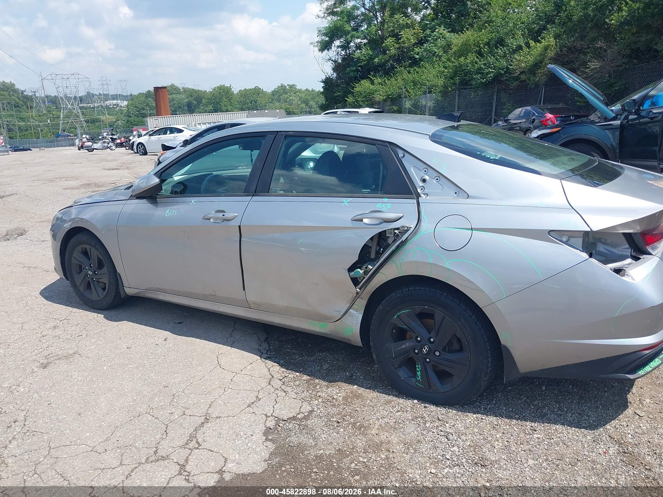 2022 HYUNDAI ELANTRA SEL