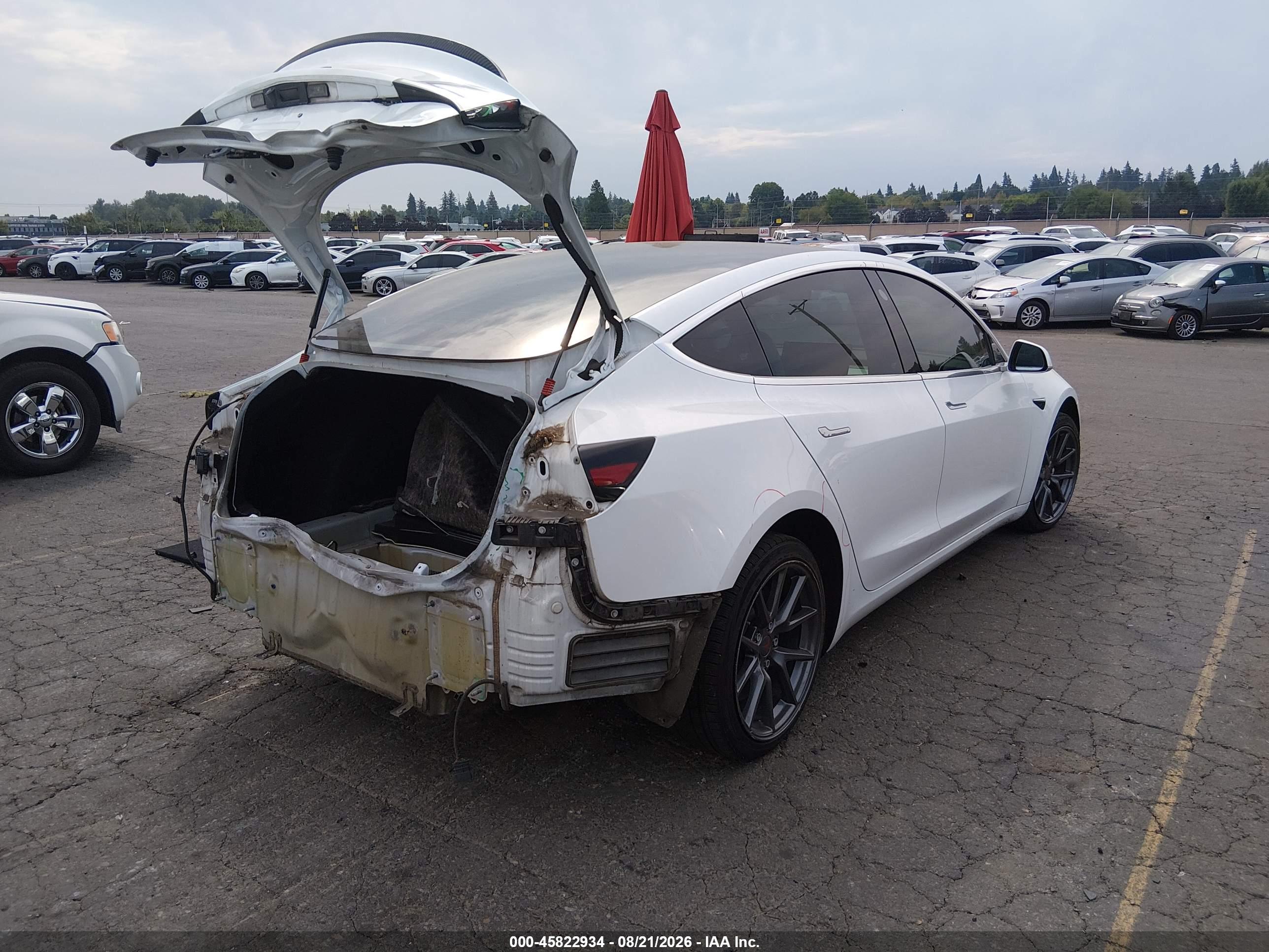 2018 TESLA MODEL 3 LONG RANGE/PERFORMANCE — I4