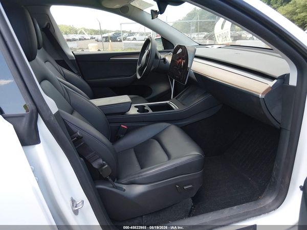 2025 TESLA MODEL Y