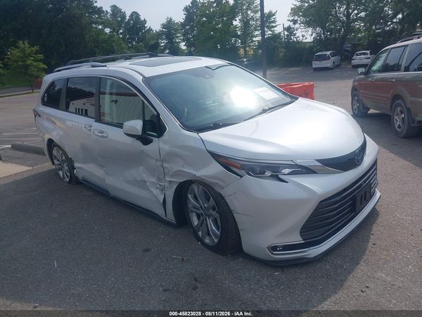 2022 TOYOTA SIENNA PLATINUM — I1