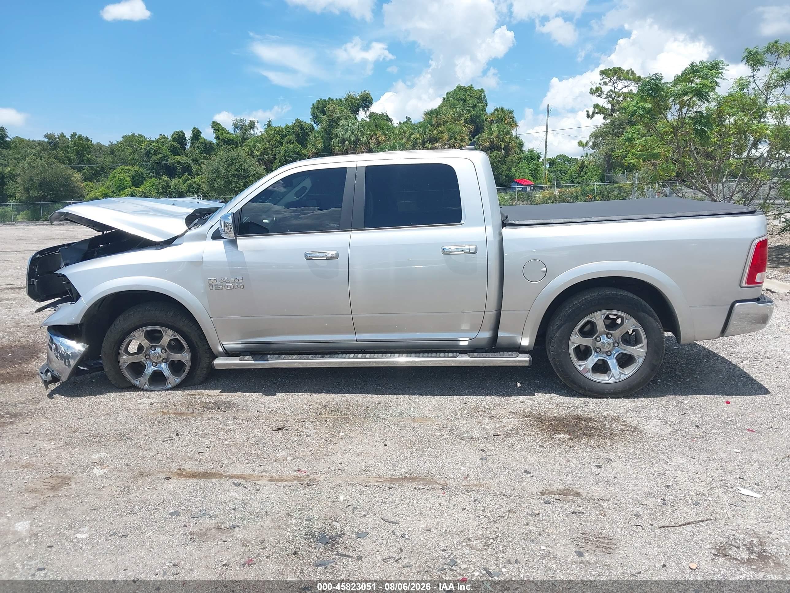2017 RAM 1500 LARAMIE  4X2 5'7 BOX
