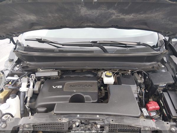 2018 NISSAN PATHFINDER PLATINUM — I10