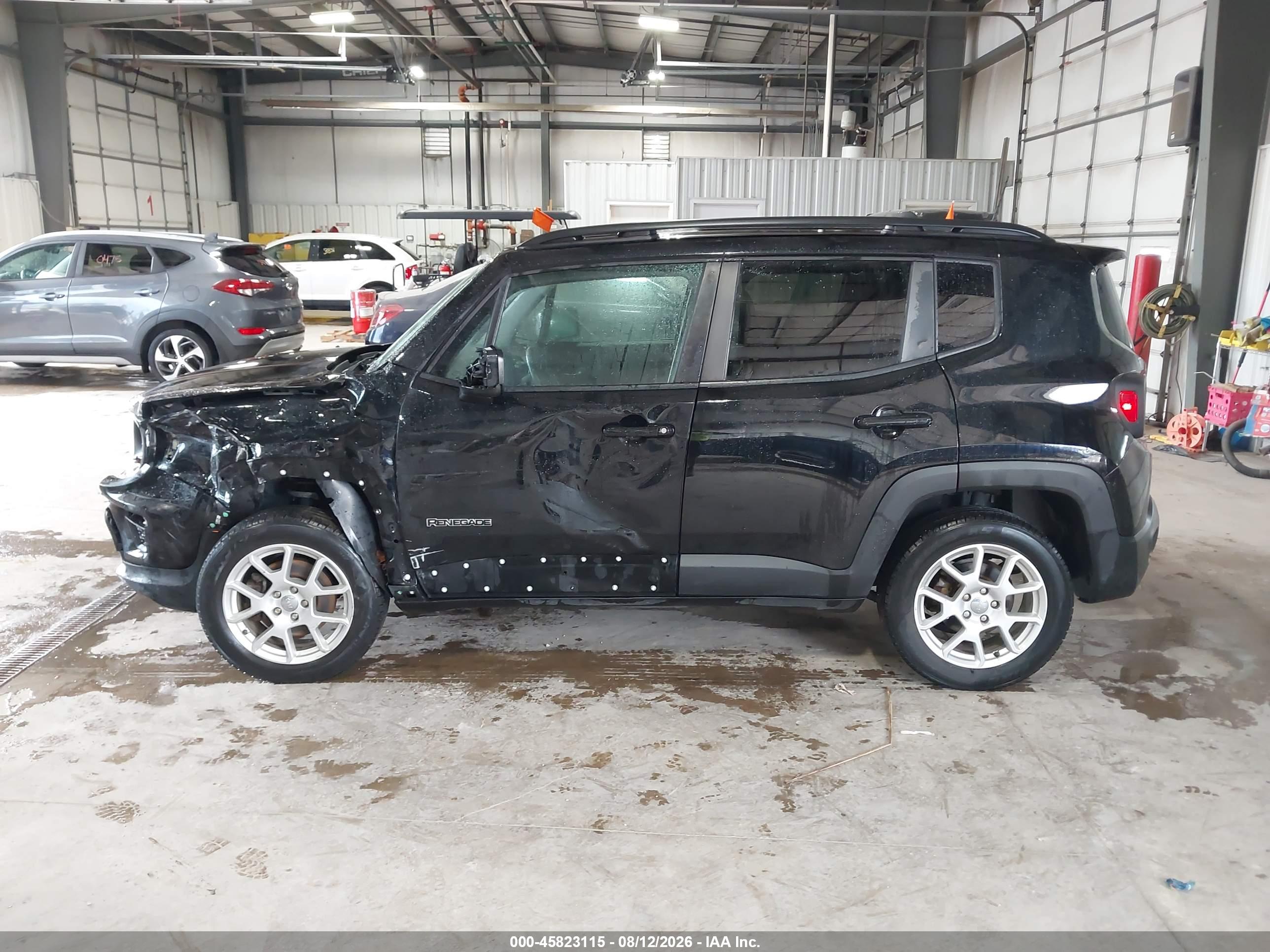2019 JEEP RENEGADE LATITUDE 4X4