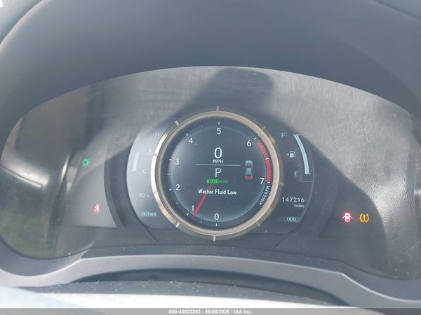 2016 LEXUS IS 200T