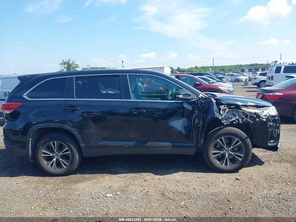 2019 TOYOTA HIGHLANDER LE