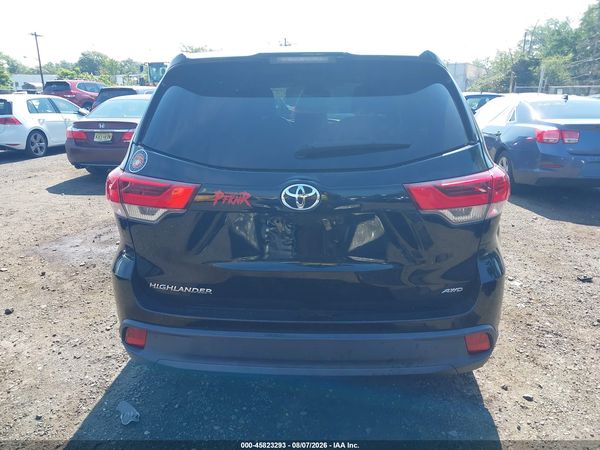2019 TOYOTA HIGHLANDER LE