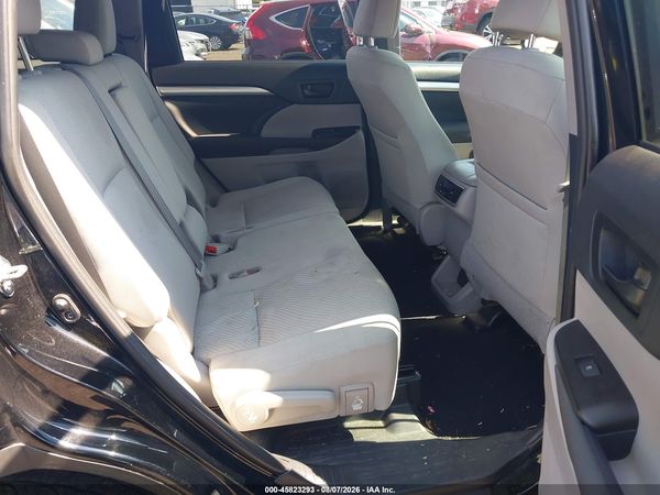 2019 TOYOTA HIGHLANDER LE