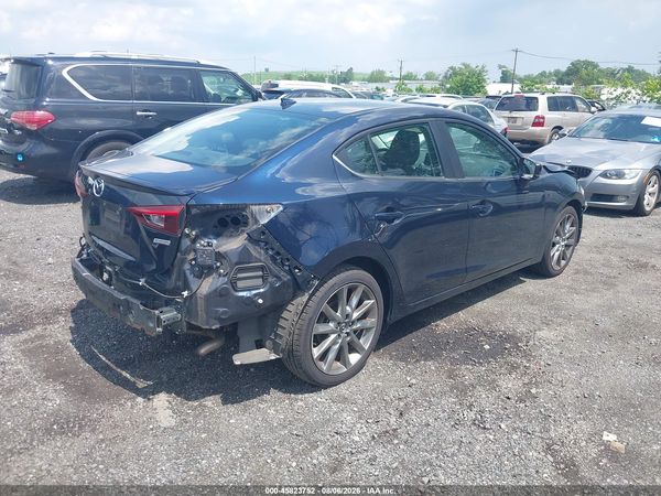 2018 MAZDA MAZDA3 GRAND TOURING