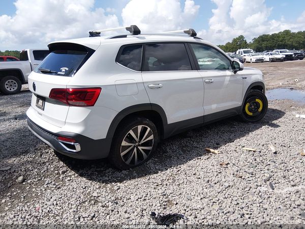 2022 VOLKSWAGEN TAOS 1.5T SE — I4