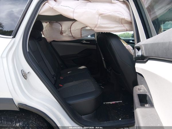2022 VOLKSWAGEN TAOS 1.5T SE — I8