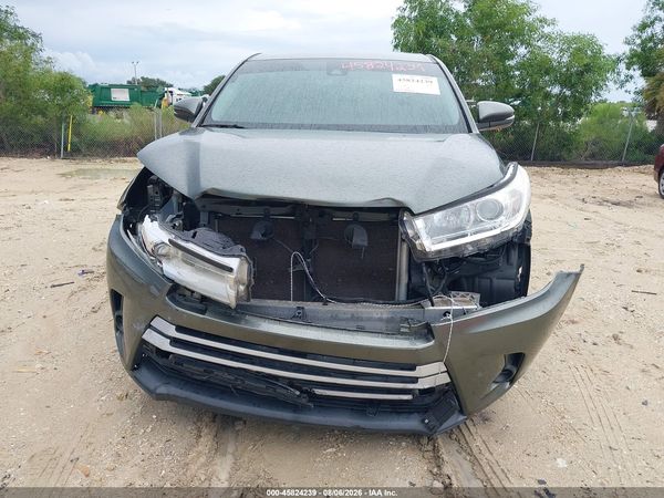 2019 TOYOTA HIGHLANDER LE