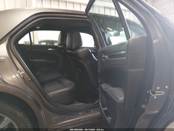 2014 CHRYSLER 300 300S — I8