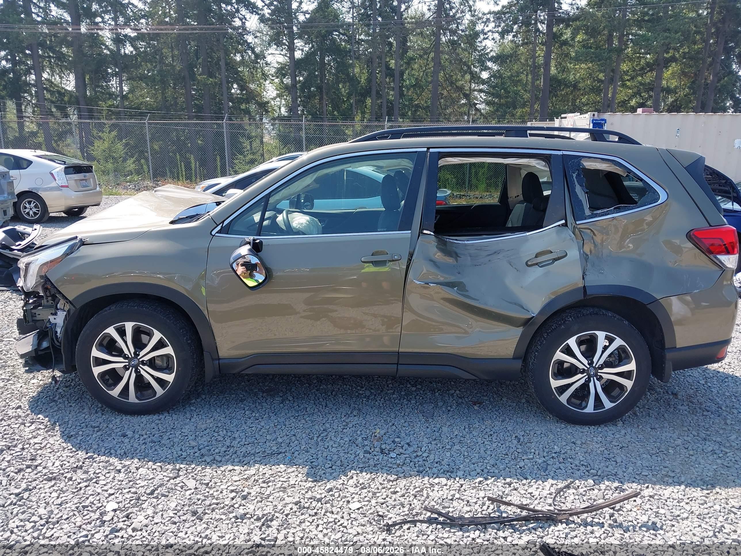 2023 SUBARU FORESTER LIMITED