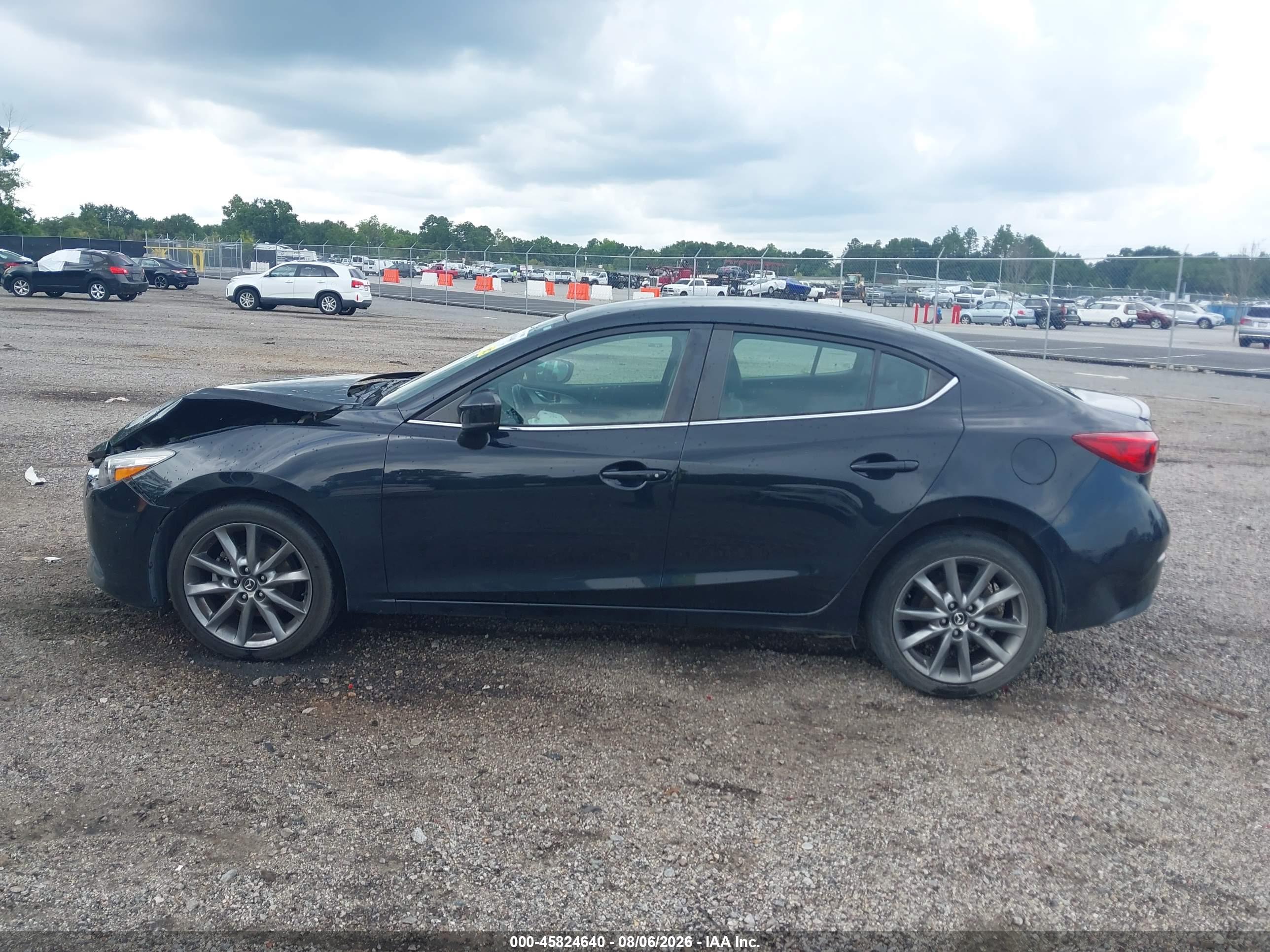 2018 MAZDA MAZDA3 TOURING