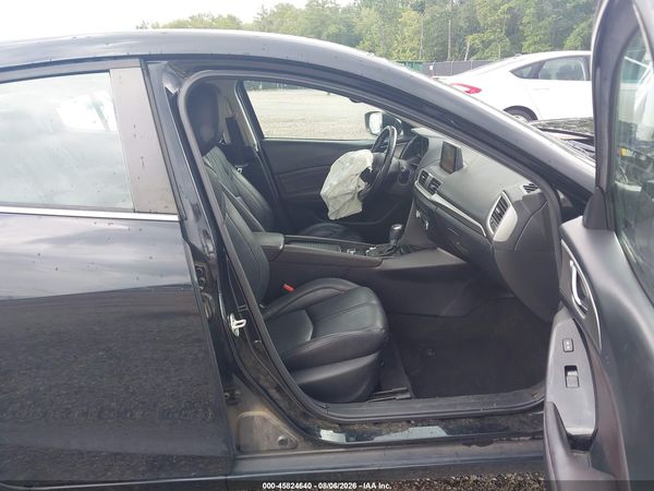 2018 MAZDA MAZDA3 TOURING