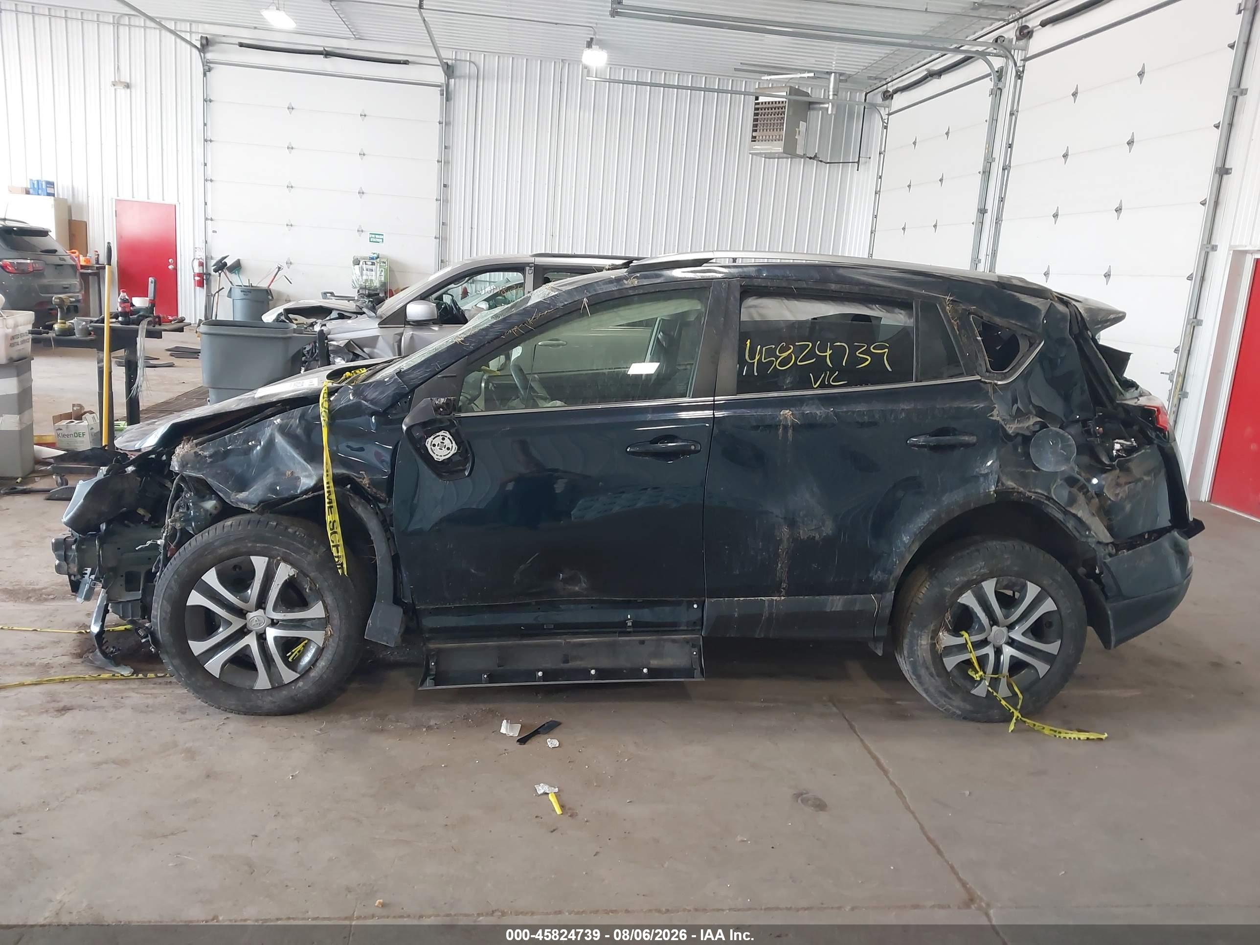 2018 TOYOTA RAV4 LE