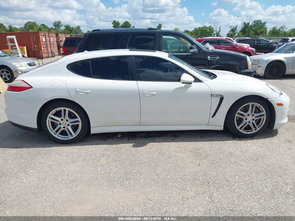 2012 PORSCHE PANAMERA 4