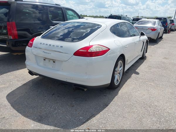 2012 PORSCHE PANAMERA 4