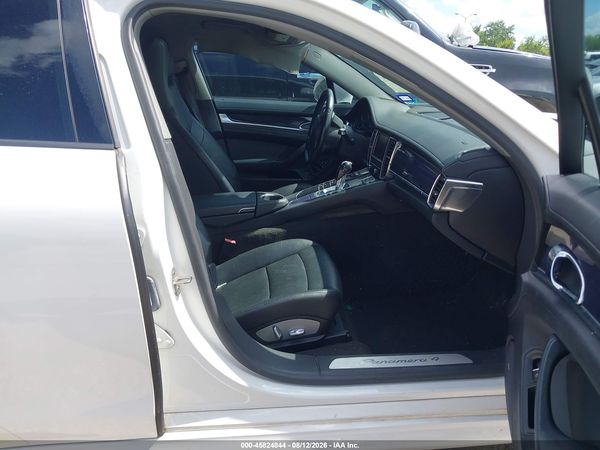 2012 PORSCHE PANAMERA 4